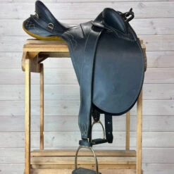 Used Porter's Stockman Drafter Australian Saddle 16/W